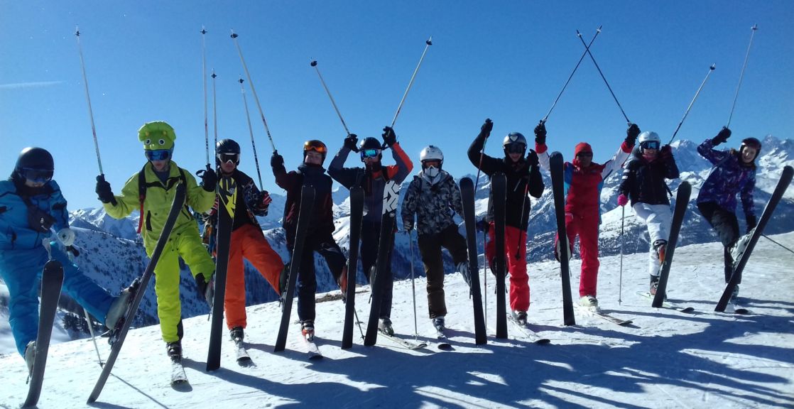 wycliffe students on a ski trip