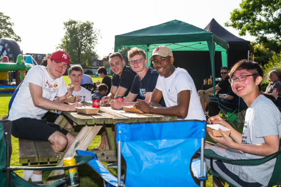 senior school boarders eating outside at wycliffe